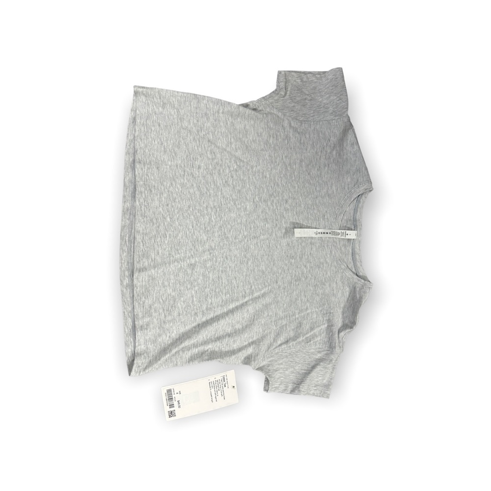 Cates tee. NWT, cropped.
